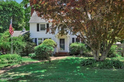 /international/us/52-delmar-place-delmar-ny-110108364515/