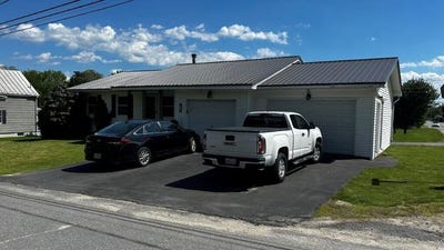 /international/us/48-yeaton-street-waterville-me-110108347234/