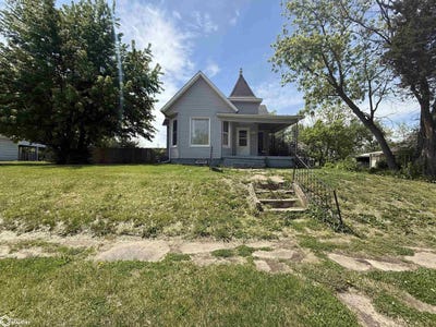 /international/us/1810-drake-avenue-centerville-ia-110106371201/