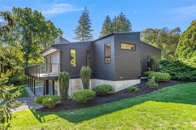 /international/us/18-collins-terrace-jamestown-ri-110107076849/