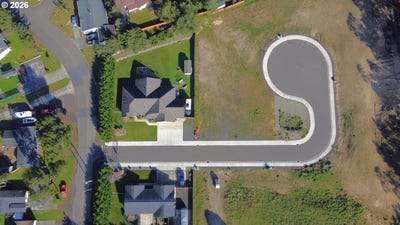 /international/us/1090-park-pl-coosbay-or-110105637135/