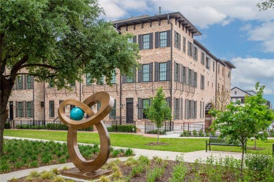 /international/us/14948-oak-street-addison-tx-110107609154/