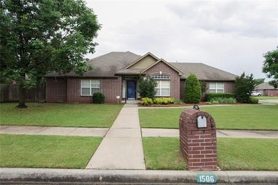 /international/us/1506-n-19-place-broken-arrow-ok-110108499882/