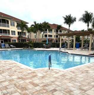/international/us/1137-van-loon-commons-circle-cape-coral-fl-110105863432/