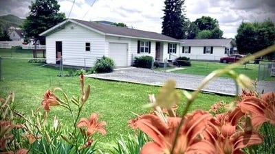 /international/us/200-forren-ln-white-sulphur-springs-wv-110103120478/