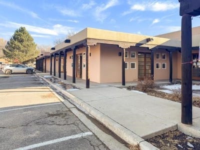 /international/us/330-paseo-del-pueblo-sur-taos-nm-110102324873/