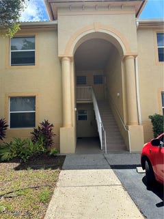 /international/us/4225-bellasol-circle-fort-myers-fl-110103120927/