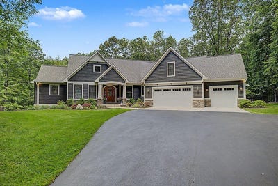 /international/us/547-roundtree-drive-ne-ada-mi-110109039364/