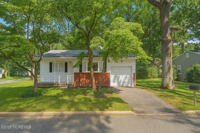 /international/us/1-virginia-drive-whiting-nj-110101257271/