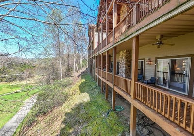 /international/us/226-sawgrass-drive-unit-2-whittier-nc-110098690325/