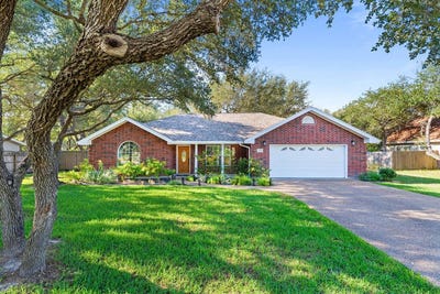 /international/us/102-n-santa-clara-dr-rockport-tx-110110327466/