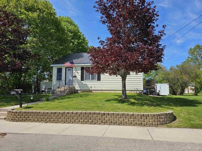 /international/us/628-manistique-avenue-manistique-mi-110108537727/