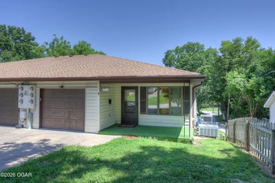 /international/us/416-w-spring-street-neosho-mo-110108820406/