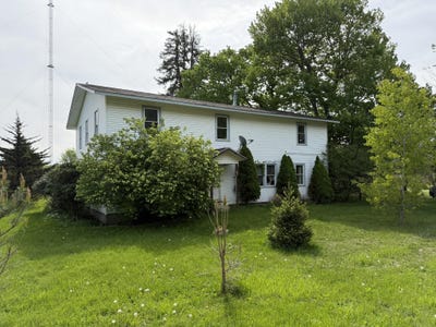 /international/us/21339-county-road-687-bangor-mi-110107855788/