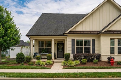 /international/us/300-bridge-street-hillsborough-nc-110108742480/