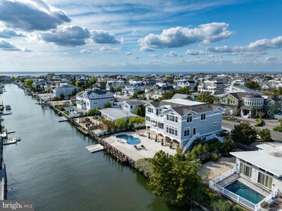 /international/us/18-panorama-long-beach-township-nj-110099029471/