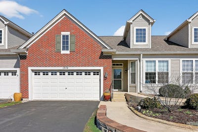 /international/us/1574-sedona-avenue-aurora-il-110108346482/