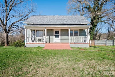/international/us/192-spencer-street-ellenboro-nc-110106375241/