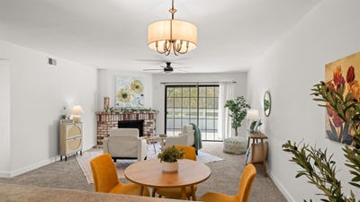 /international/us/1889-chantilly-lane-hayward-ca-110110187128/