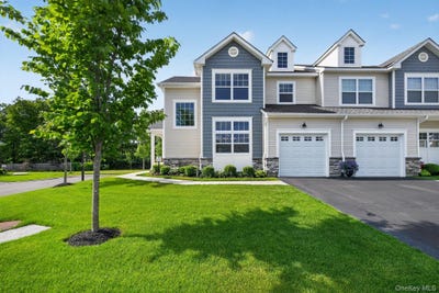 /international/us/104-ari-lane-center-moriches-ny-110108880758/