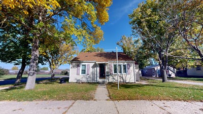 /international/us/899-13th-st-sw-huron-sd-110120533809/