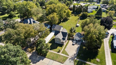 /international/us/400-4th-street-se-altoona-ia-110102771794/