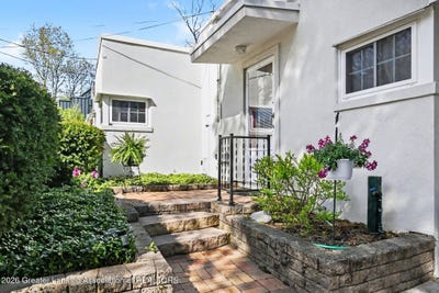 /international/us/924-forest-street-east-lansing-mi-110107508774/