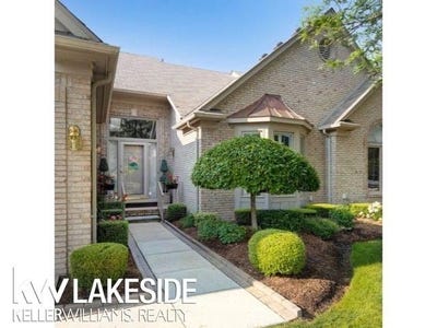 /international/us/20359-millville-drive-macomb-mi-110108294235/