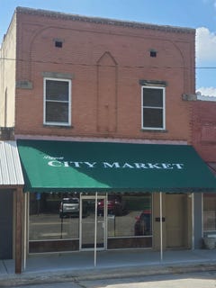 /international/us/147-s-3rd-avenue-piggott-ar-110101854054/