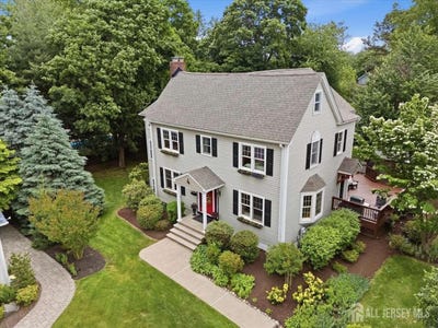 /international/us/4-honey-court-metuchen-nj-110108480095/
