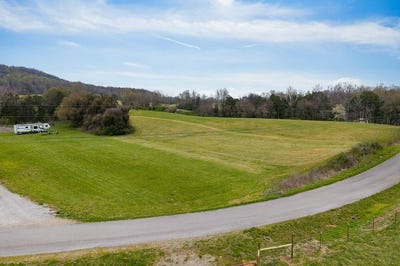 /international/us/webbs-camp-road-walling-tn-110106785157/