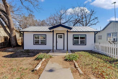 /international/us/704-sheffield-avenue-llano-tx-110097213898/