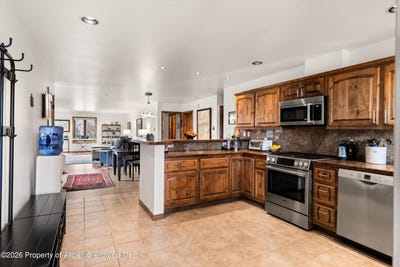 /international/us/1460-main-street-carbondale-co-110106123152/