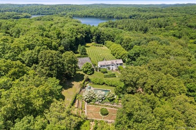 /international/us/242-croton-lake-road-katonah-ny-110108855994/