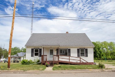 /international/us/706-blake-street-blanchardville-wi-110108505748/