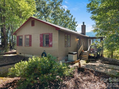 /international/us/600-piney-gate-road-saluda-nc-110110343697/