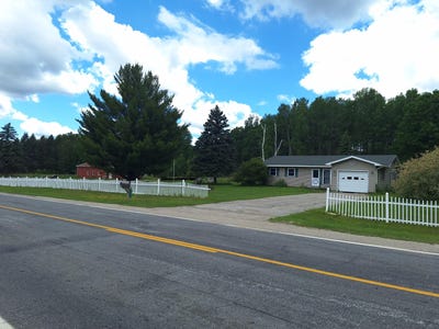 /international/us/21024-sylvan-reed-city-mi-110108945562/