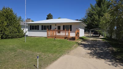 /international/us/518-w-avenue-c-newberry-mi-110108424816/