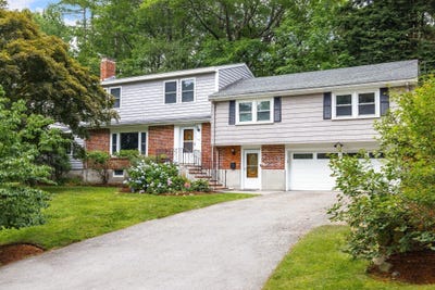 /international/us/22-bracebridge-road-newton-ma-110119295057/
