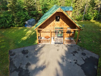/international/us/6-the-pines-drive-new-portland-me-110100979828/