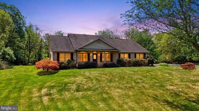 /international/us/107-palace-court-inwood-wv-110108236210/