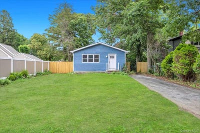 /international/us/438-auborn-avenue-shirley-ny-110109026730/