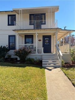/international/us/210-encinitas-ave-monrovia-ca-110108636385/