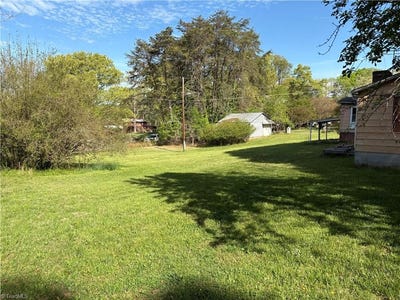 /international/us/1018-person-street-eden-nc-110107394968/