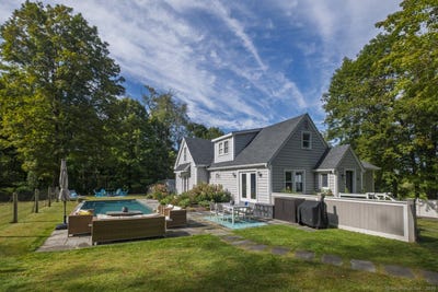 /international/us/21-perry-street-salisbury-ct-110102261713/