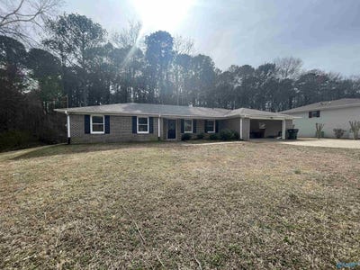 /international/us/3121-hawthorne-circle-southside-al-110106754628/