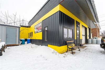 /international/us/158-w-lincoln-street-augusta-wi-110105343666/