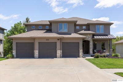 /international/us/2203-n-188th-avenue-elkhorn-ne-110100928627/?lang=en