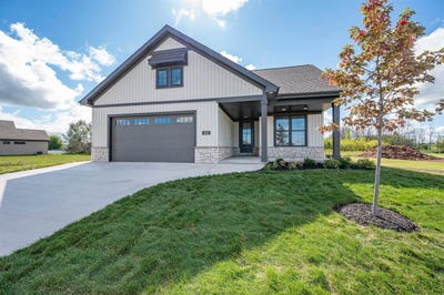 /international/us/1629-north-honeysuckle-circle-de-pere-wi-110107309329/