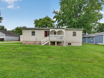 /international/us/209-s-east-street-gardner-il-110109117749/